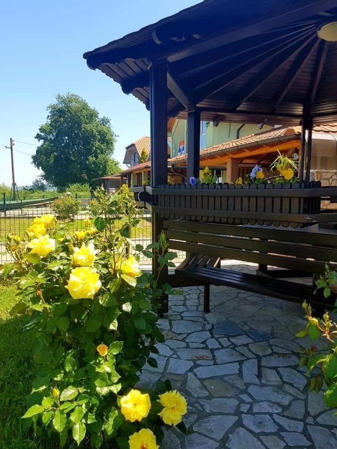 San Na Vodi Villa *