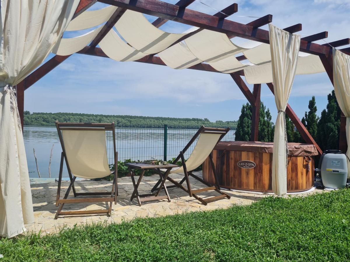 San Na Vodi Villa *